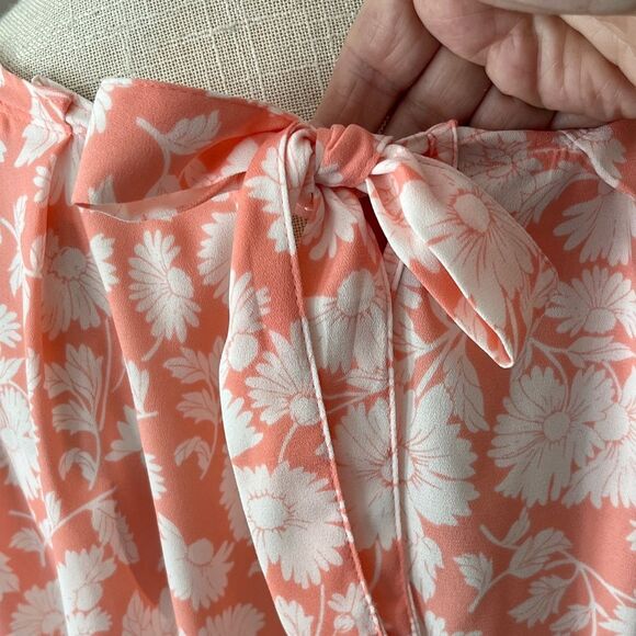 LC Lauren Conrad Peach and White Floral Blouse - Picture 6 of 8